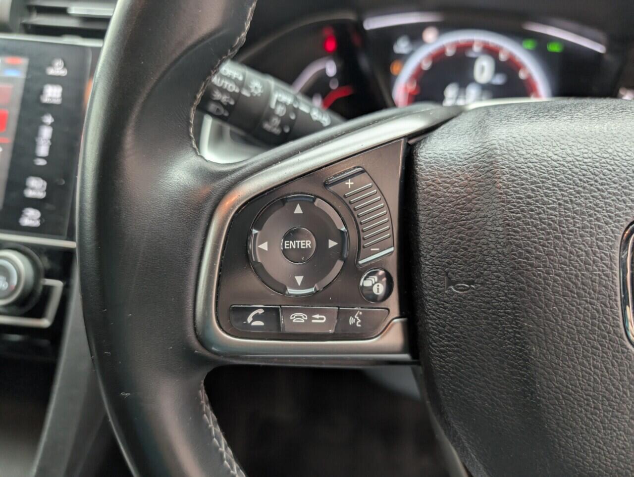 Used Honda Civic 2018 for sale - 76424818: Photo 19