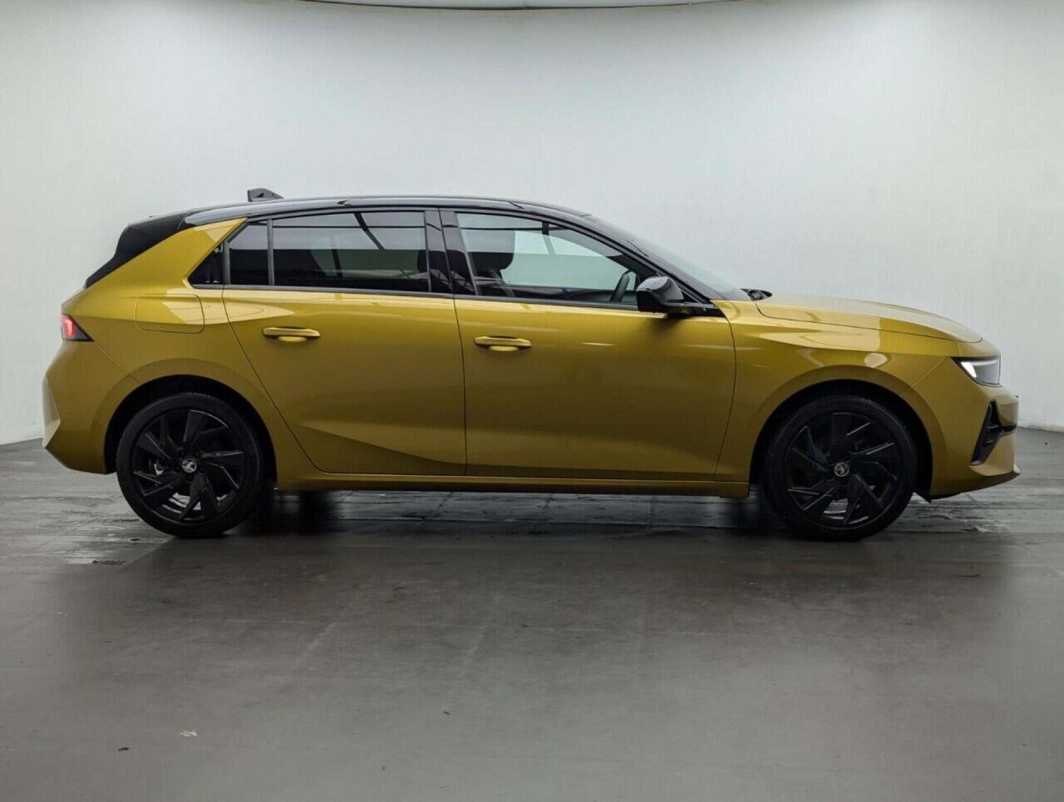 Used Vauxhall Astra 2023 for sale - 77713935: Photo 9