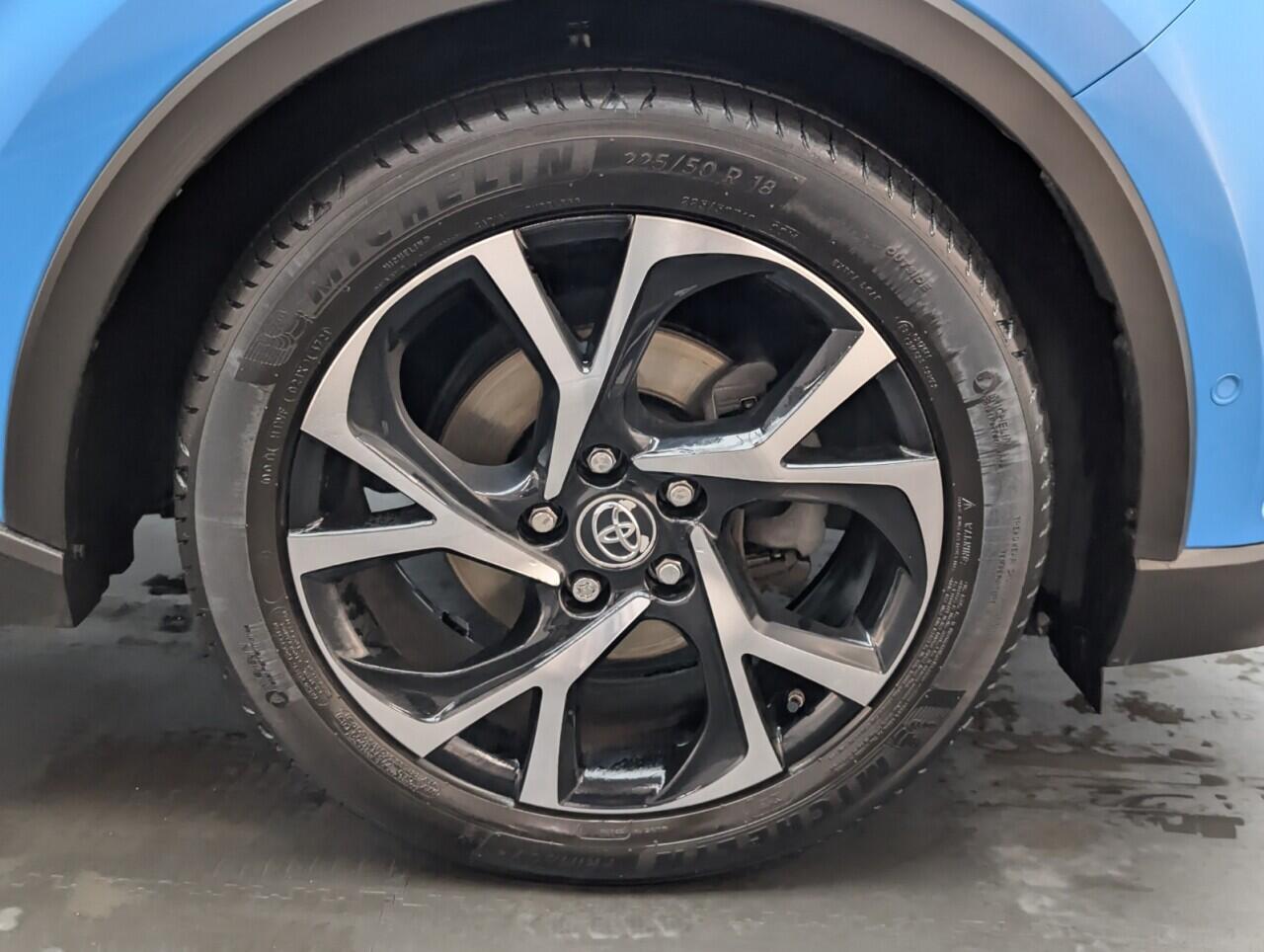 Used Toyota C-HR 2018 for sale - 76423642: Photo 10