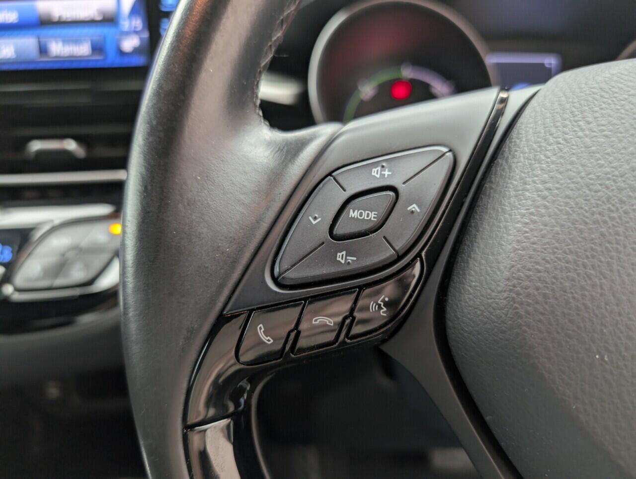 Used Toyota C-HR 2018 for sale - 76423642: Photo 18