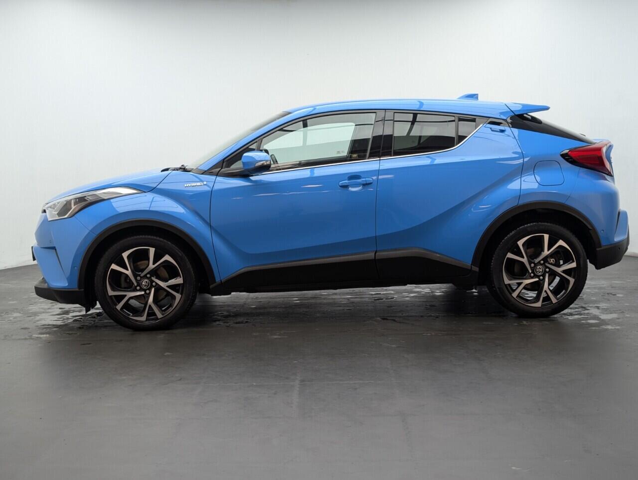 Used Toyota C-HR 2018 for sale - 76423642: Photo 5