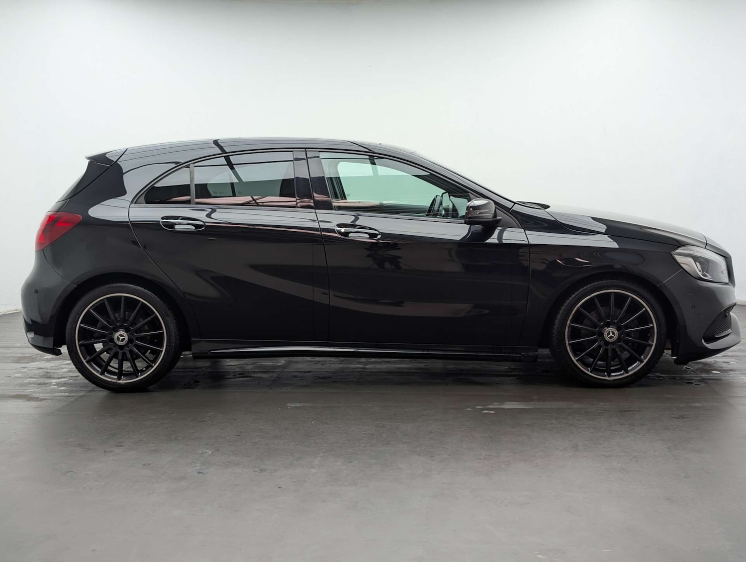 Used Mercedes-Benz A-Class 2018 for sale - 77980246: Photo 11