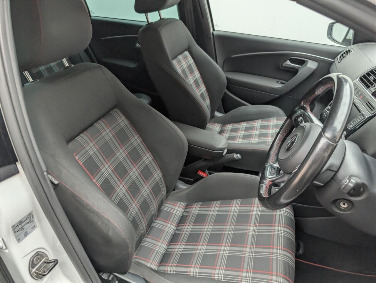 Used Volkswagen Polo 2016 for sale - 76742470: Photo 12