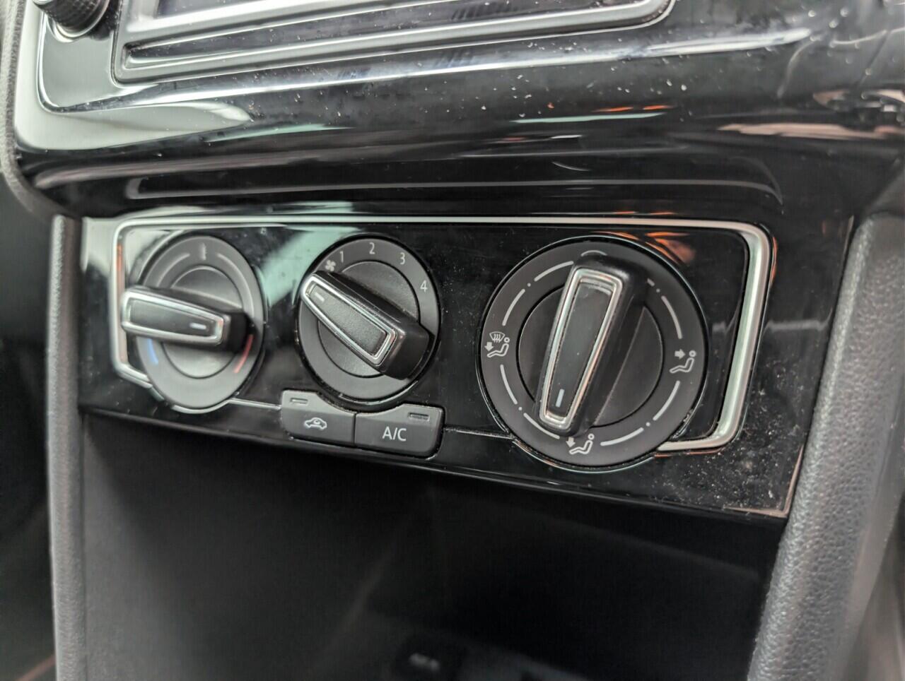 Used Volkswagen Polo 2016 for sale - 76742470: Photo 15