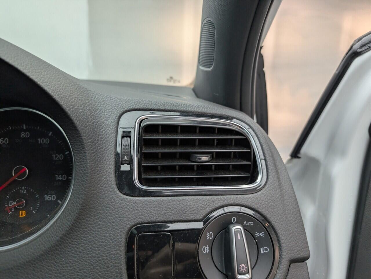 Used Volkswagen Polo 2016 for sale - 76742470: Photo 18