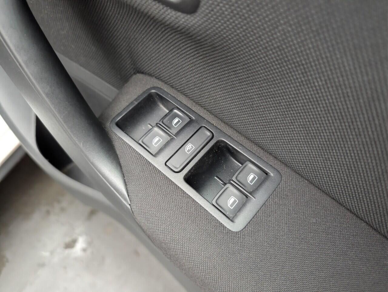 Used Volkswagen Polo 2016 for sale - 76742470: Photo 19