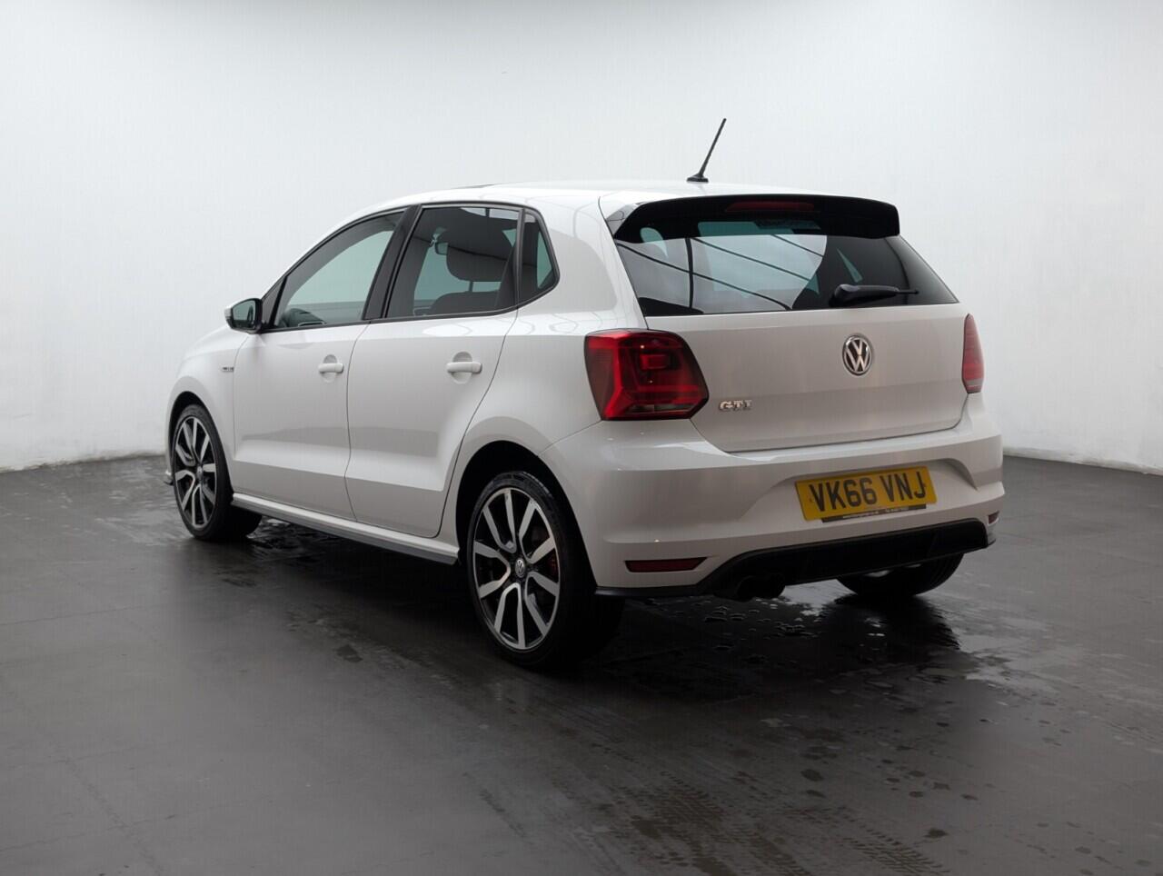 Used Volkswagen Polo 2016 for sale - 76742470: Photo 6