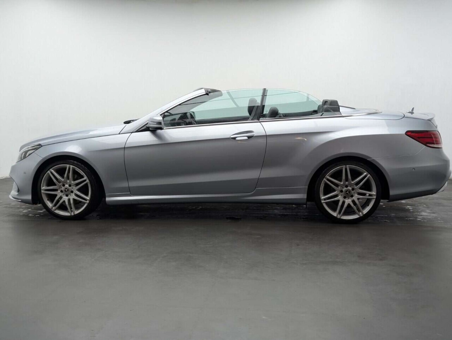 Used Mercedes-Benz E Class 2016 for sale - 77713414: Photo 5