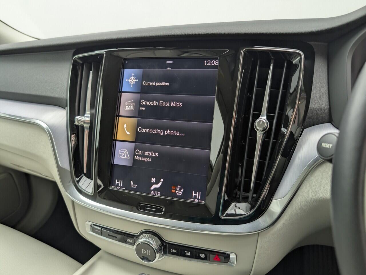 Used Volvo V60 2019 for sale - 76425313: Photo 13