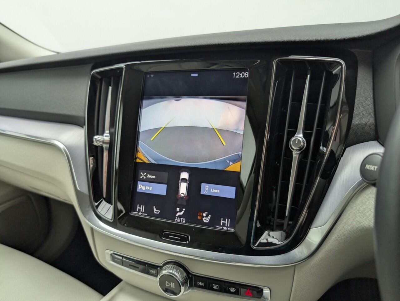 Used Volvo V60 2019 for sale - 76425313: Photo 14