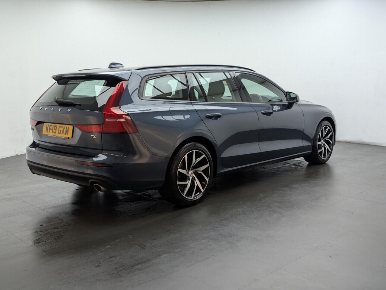 Used Volvo V60 2019 for sale - 76425313: Photo 8