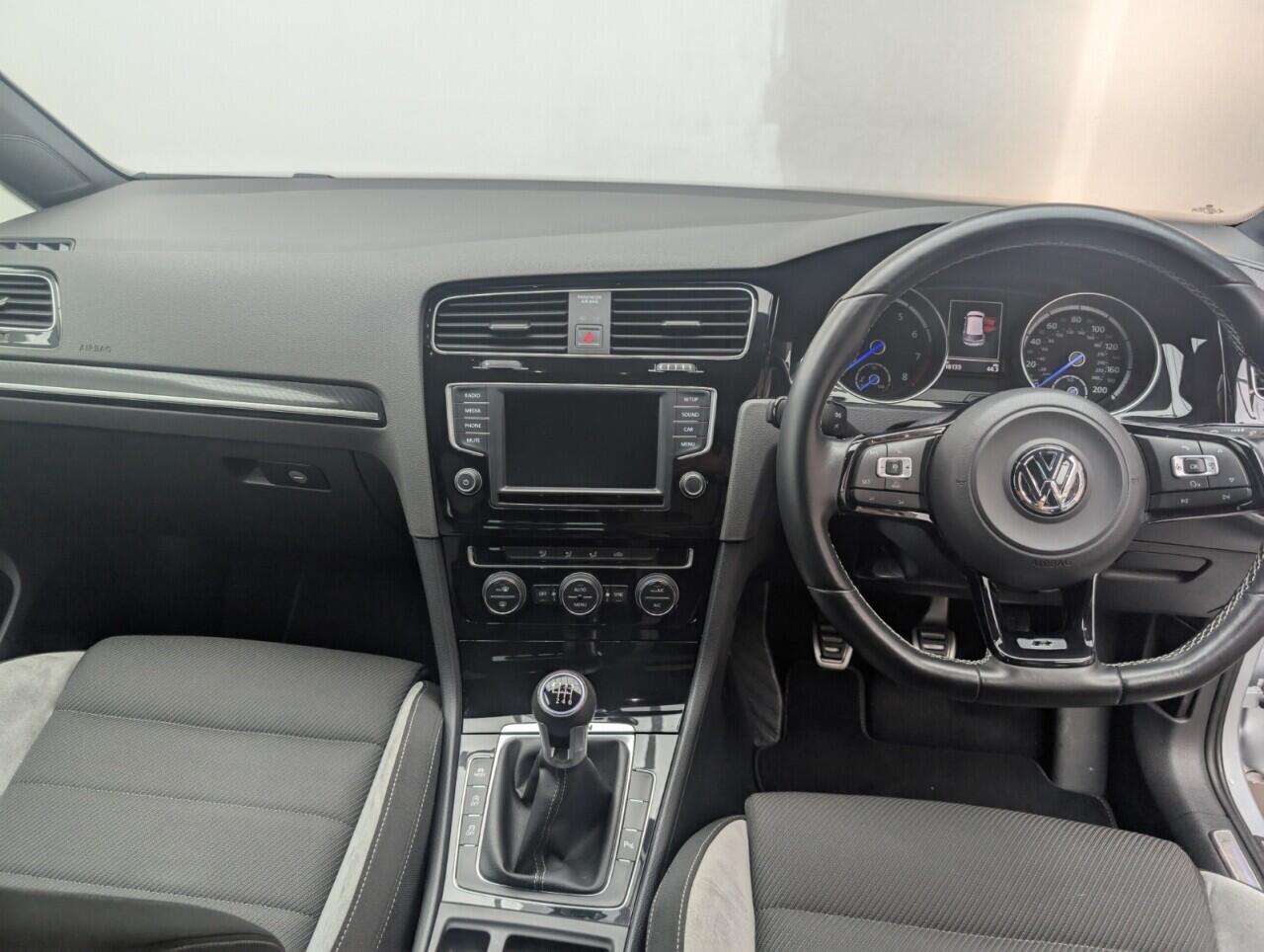 Used Volkswagen Golf 2015 for sale - 76422868: Photo 24