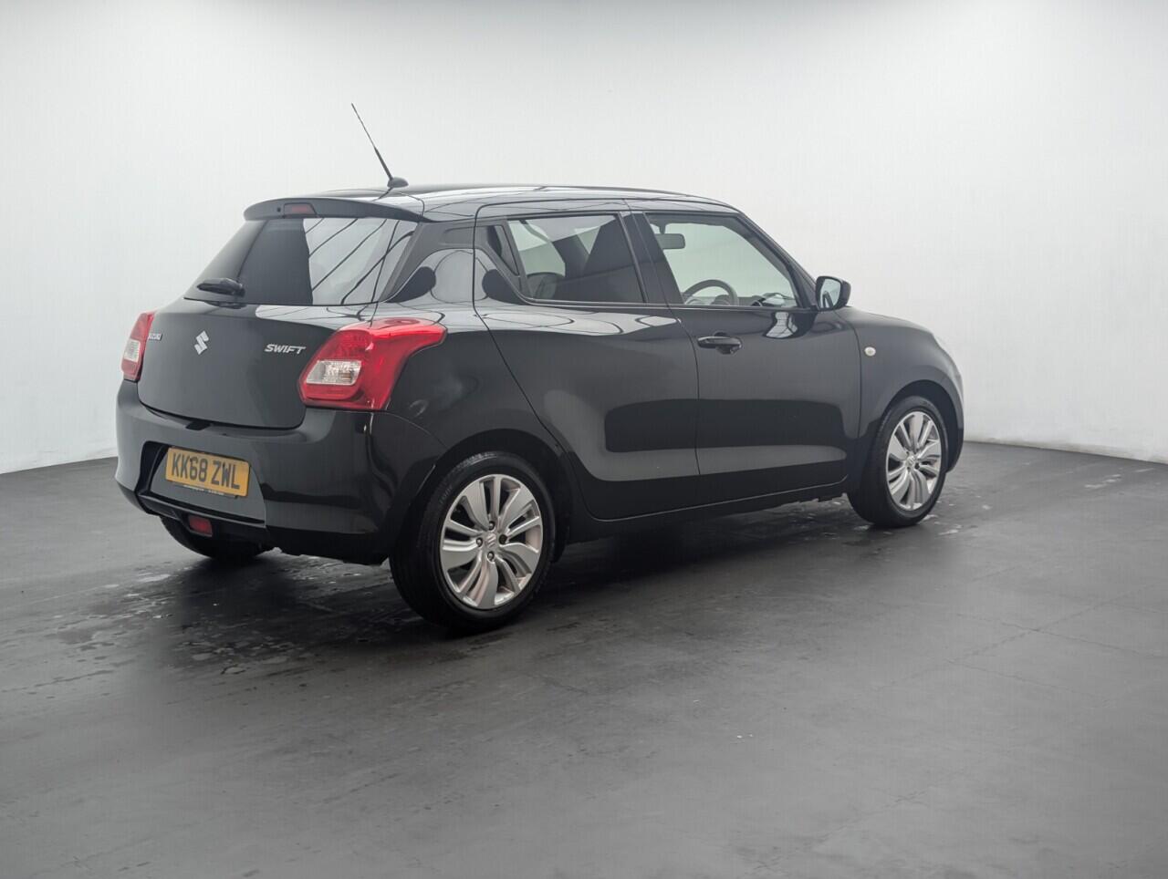 Used Suzuki Swift 2019 for sale - 76424949: Photo 8