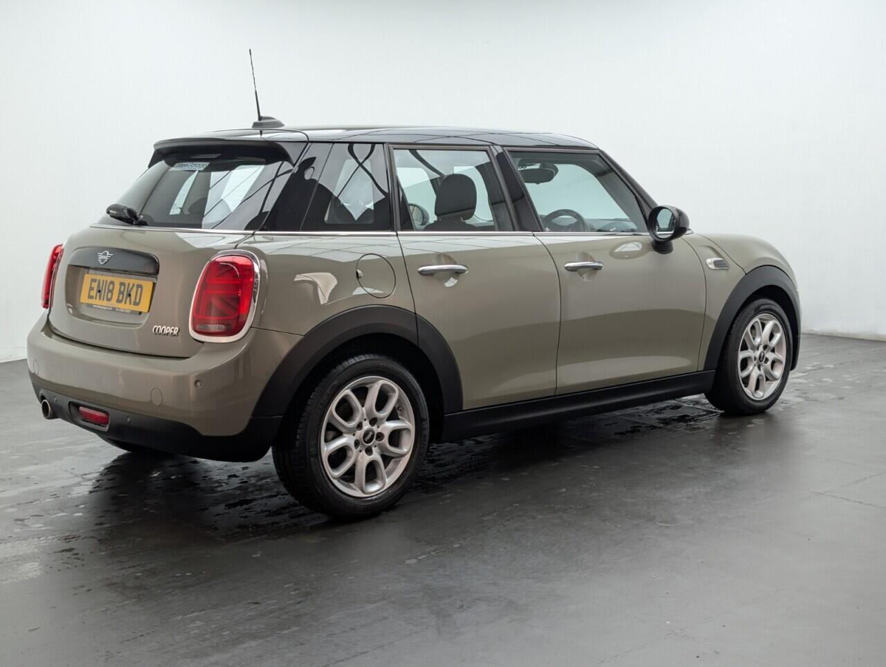 Used MINI Hatch 2018 for sale - 76425354: Photo 8