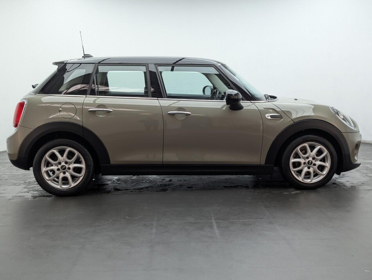 Used MINI Hatch 2018 for sale - 76425354: Photo 9