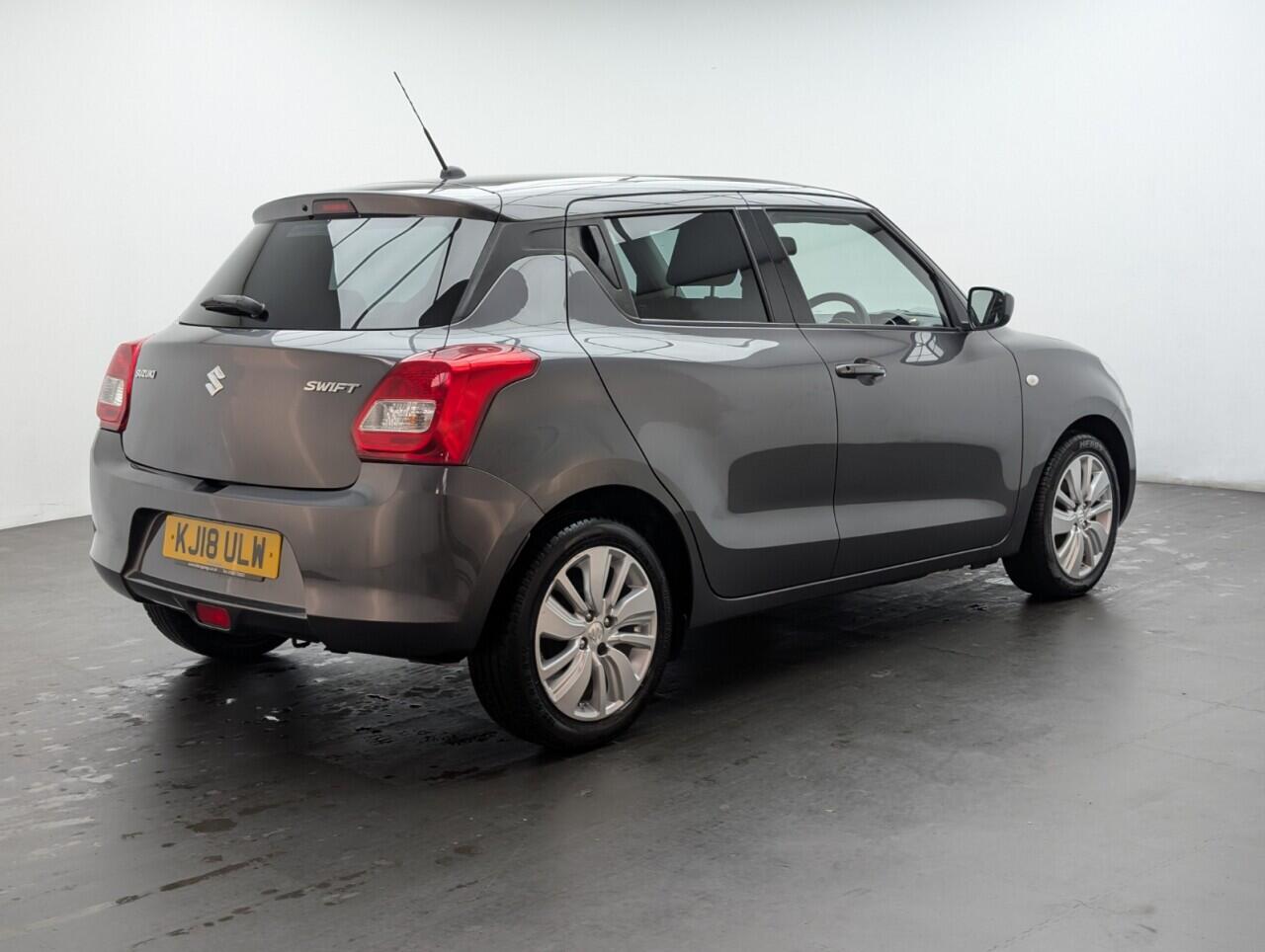 Used Suzuki Swift 2018 for sale - 76424239: Photo 8