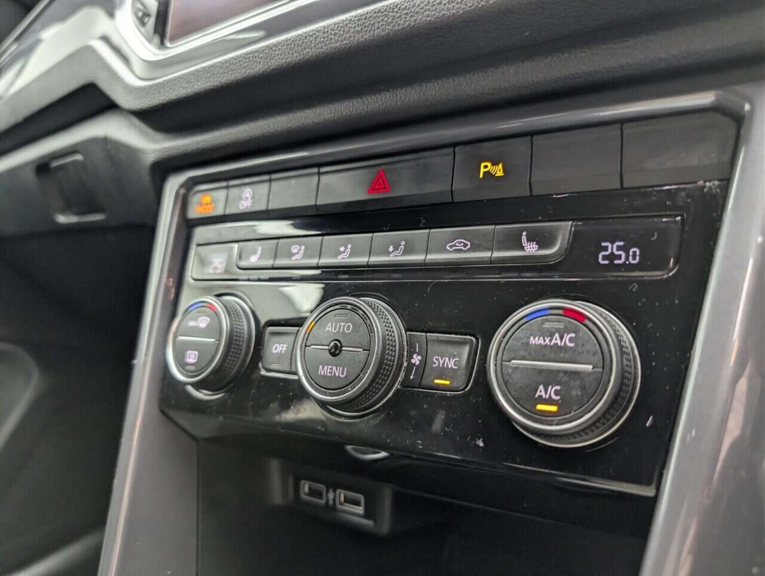 Used Volkswagen T-Roc 2020 for sale - 77713273: Photo 14