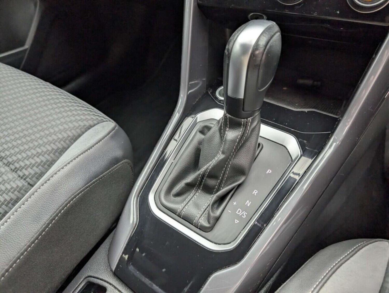 Used Volkswagen T-Roc 2020 for sale - 77713273: Photo 15