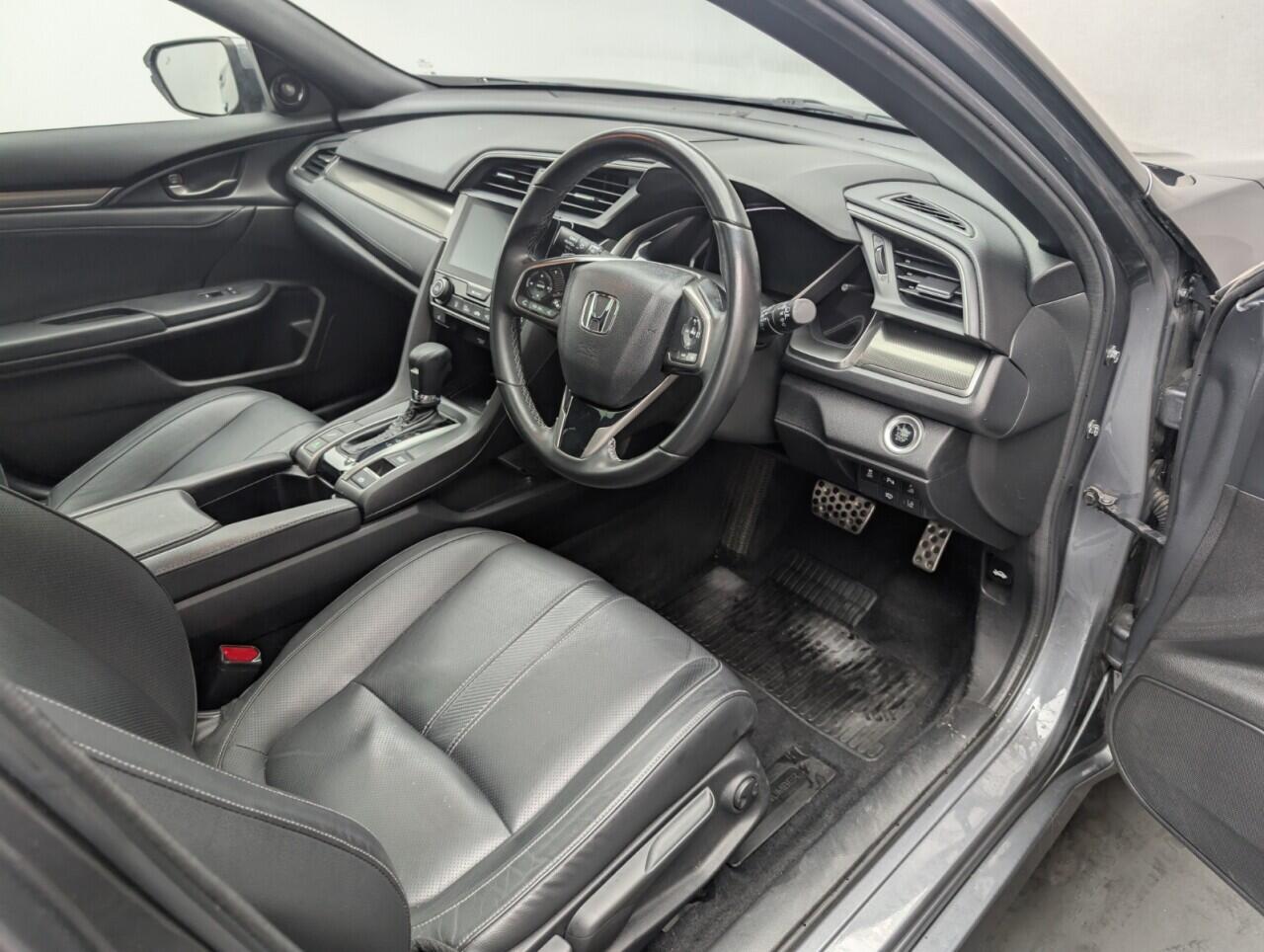 Used Honda Civic 2018 for sale - 76423173: Photo 11