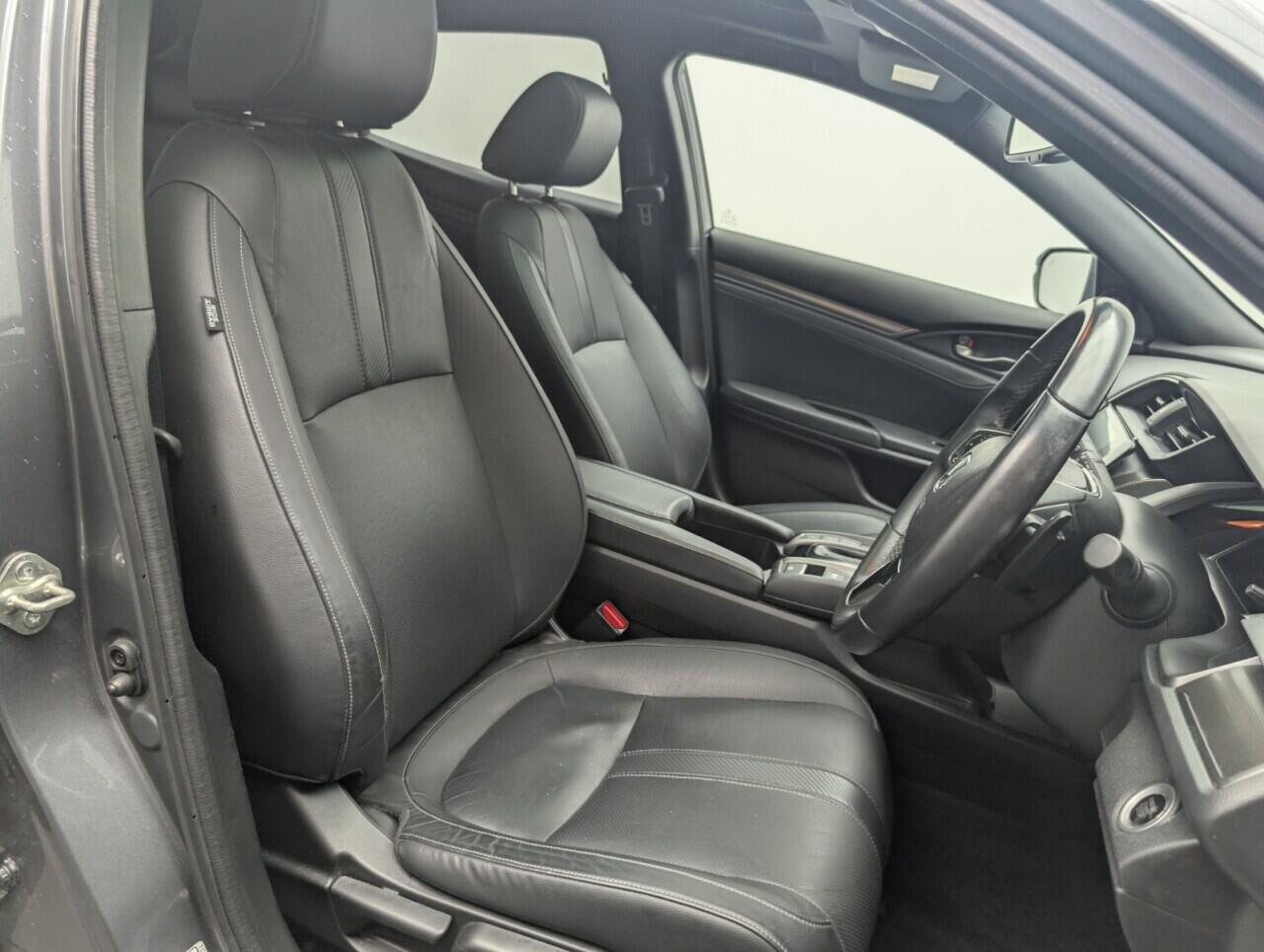 Used Honda Civic 2018 for sale - 76423173: Photo 12