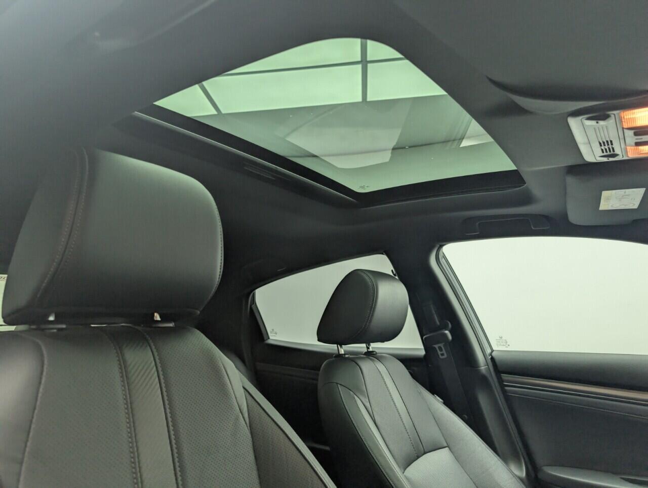 Used Honda Civic 2018 for sale - 76423173: Photo 24