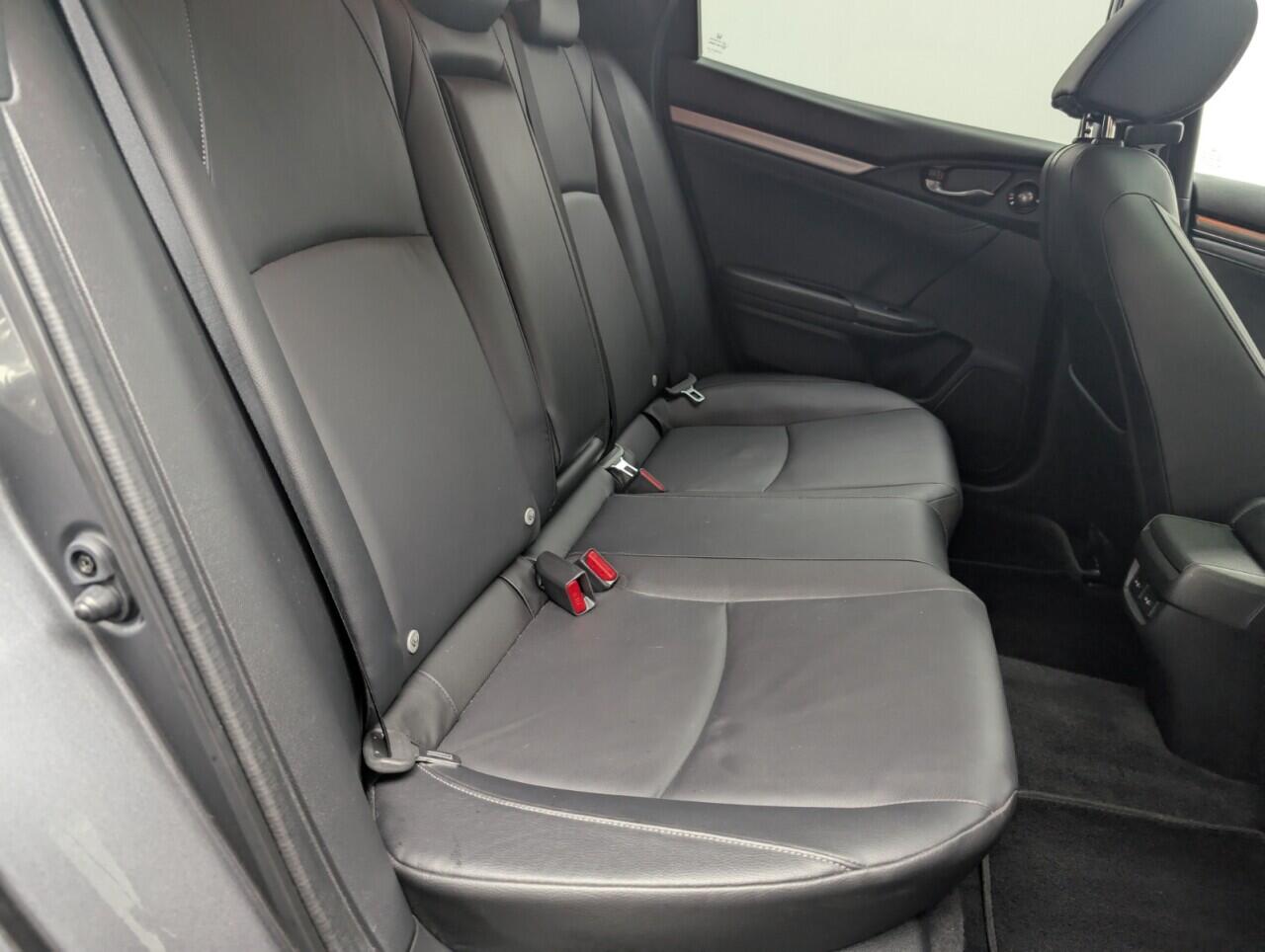 Used Honda Civic 2018 for sale - 76423173: Photo 27