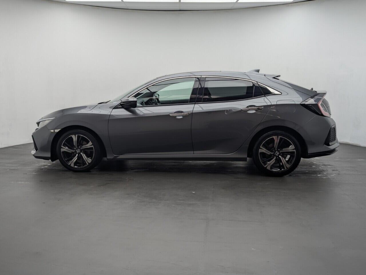 Used Honda Civic 2018 for sale - 76423173: Photo 5