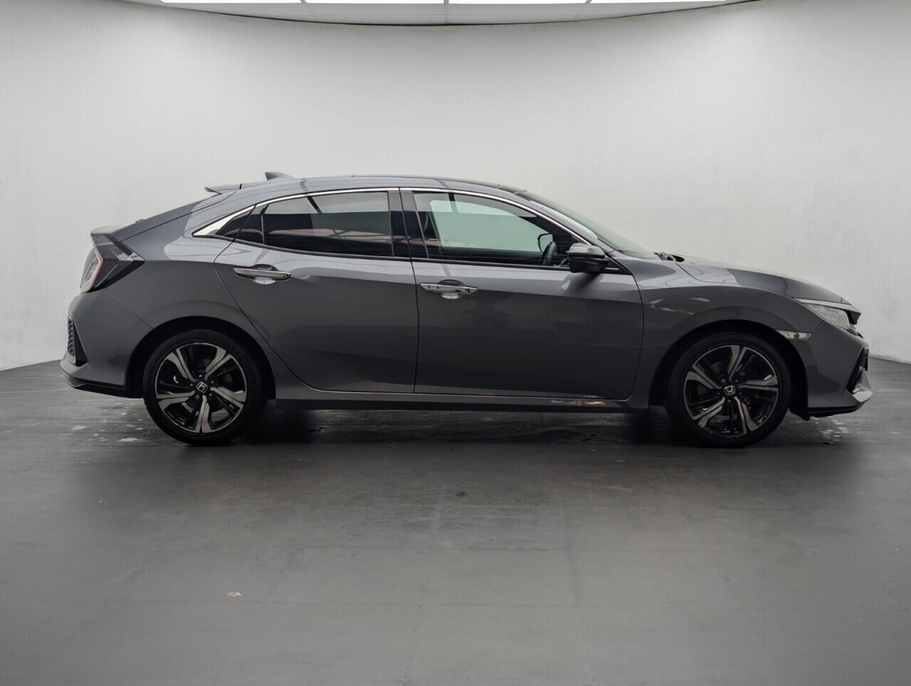 Used Honda Civic 2018 for sale - 76423173: Photo 9