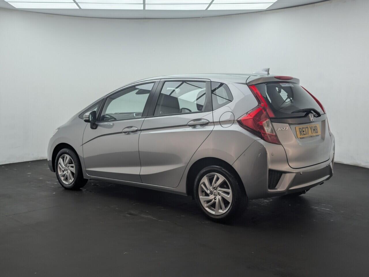 Used Honda Jazz 2017 for sale - 76425430: Photo 6