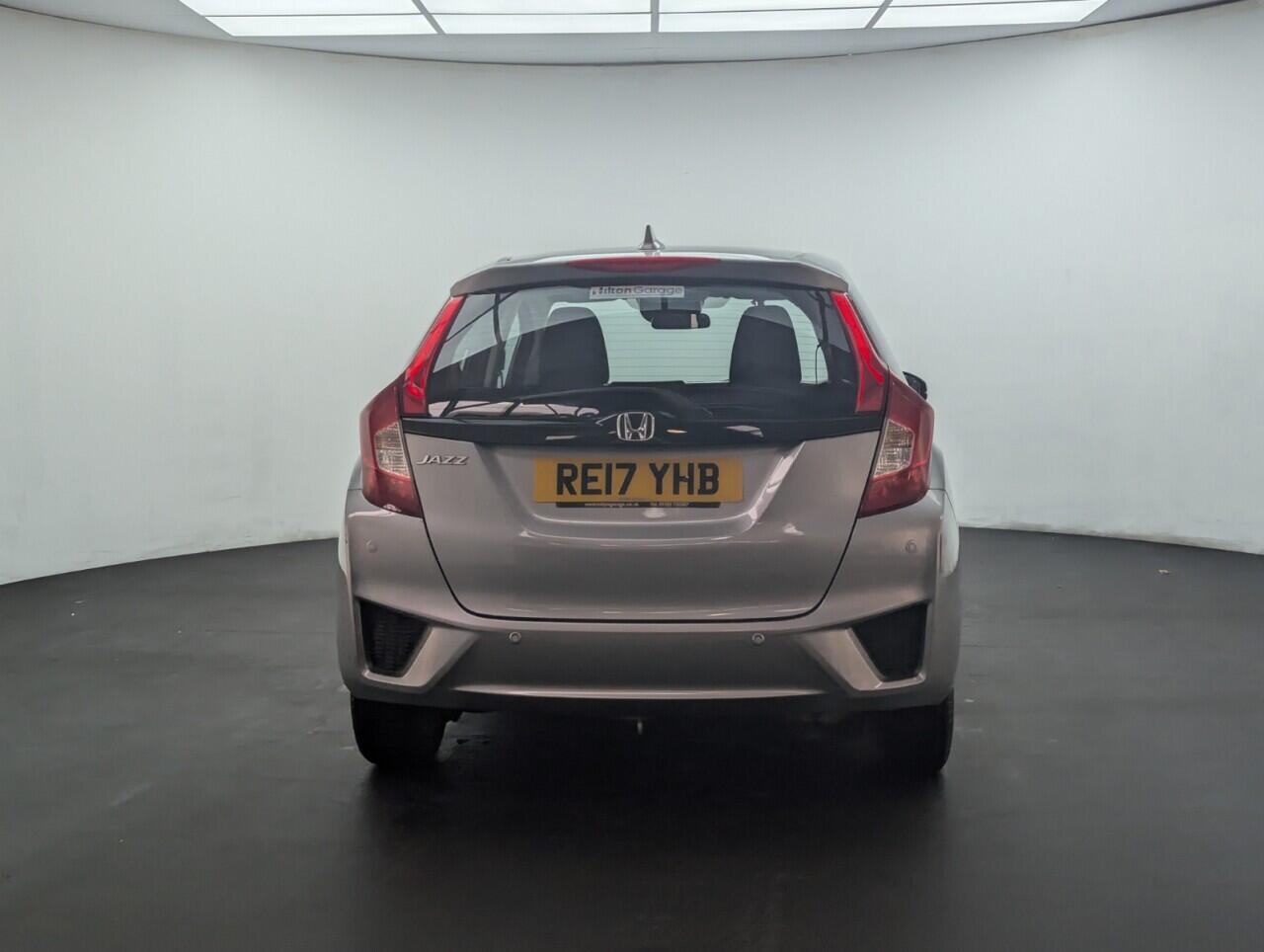 Used Honda Jazz 2017 for sale - 76425430: Photo 7