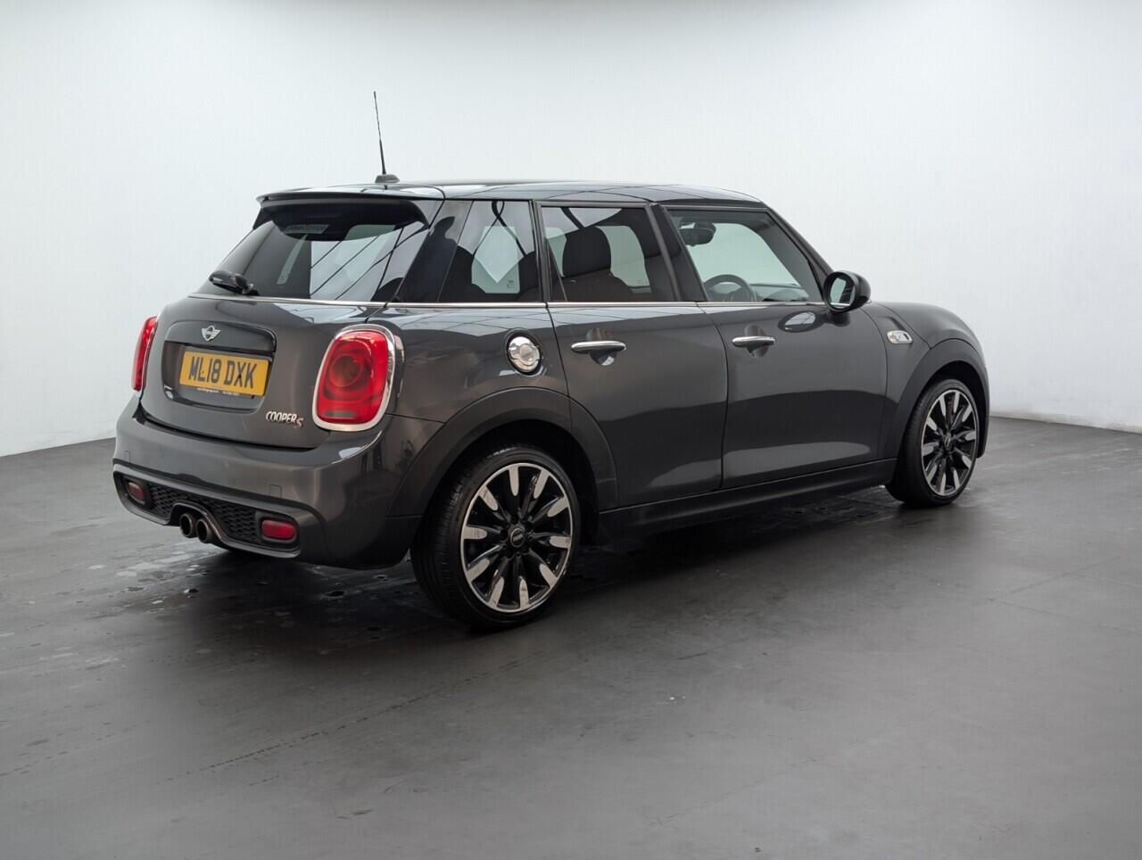 Used MINI Hatch 2018 for sale - 76424866: Photo 8