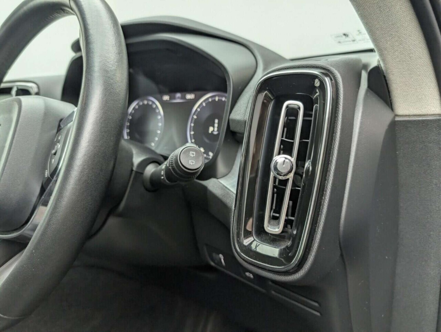 Used Volvo XC40 2019 for sale - 77714372: Photo 17