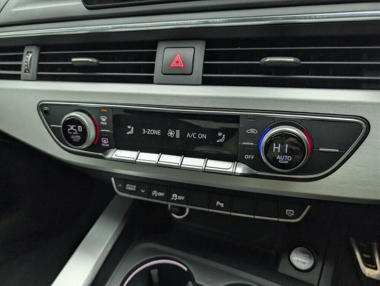 Used Audi A4 2015 for sale - 77714396: Photo 14