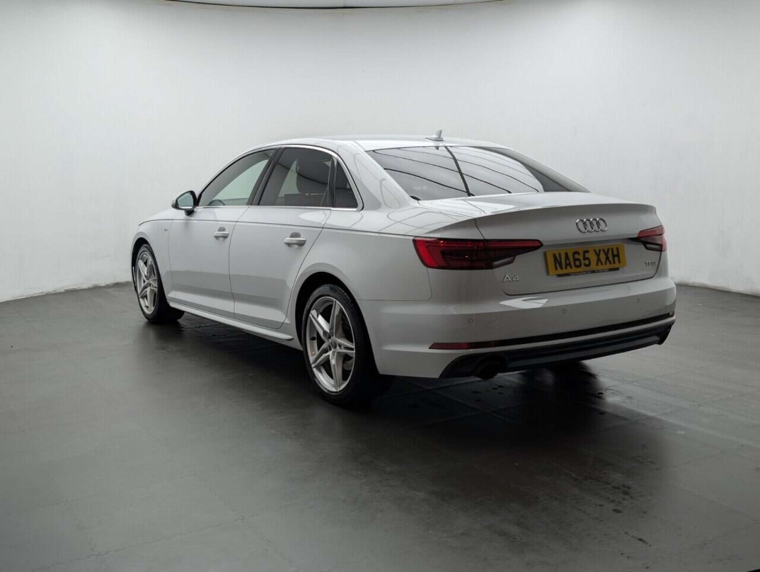 Used Audi A4 2015 for sale - 77714396: Photo 6