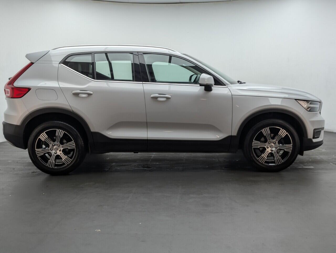 Used Volvo XC40 2021 for sale - 76952809: Photo 9