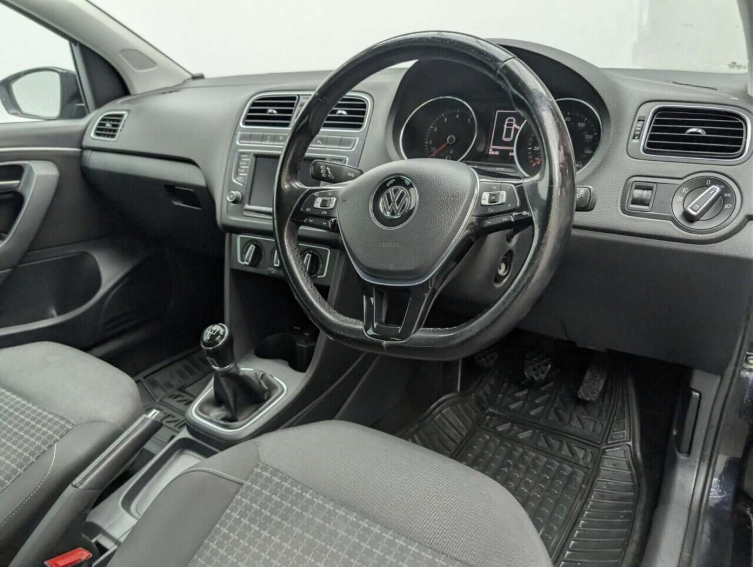 Used Volkswagen Polo 2017 for sale - 77714590: Photo 11