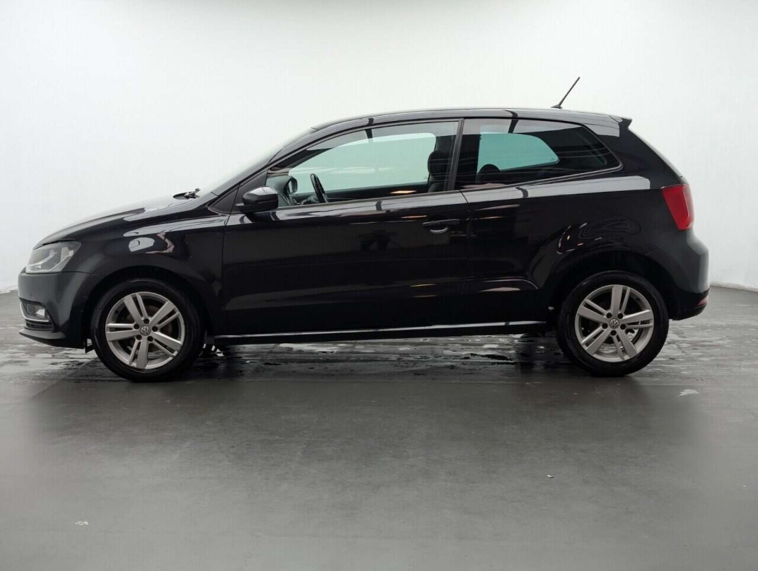 Used Volkswagen Polo 2017 for sale - 77714590: Photo 5