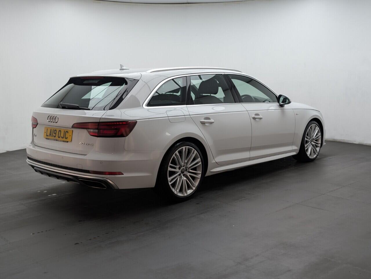 Used Audi A4 Avant 2019 for sale - 76549563: Photo 8