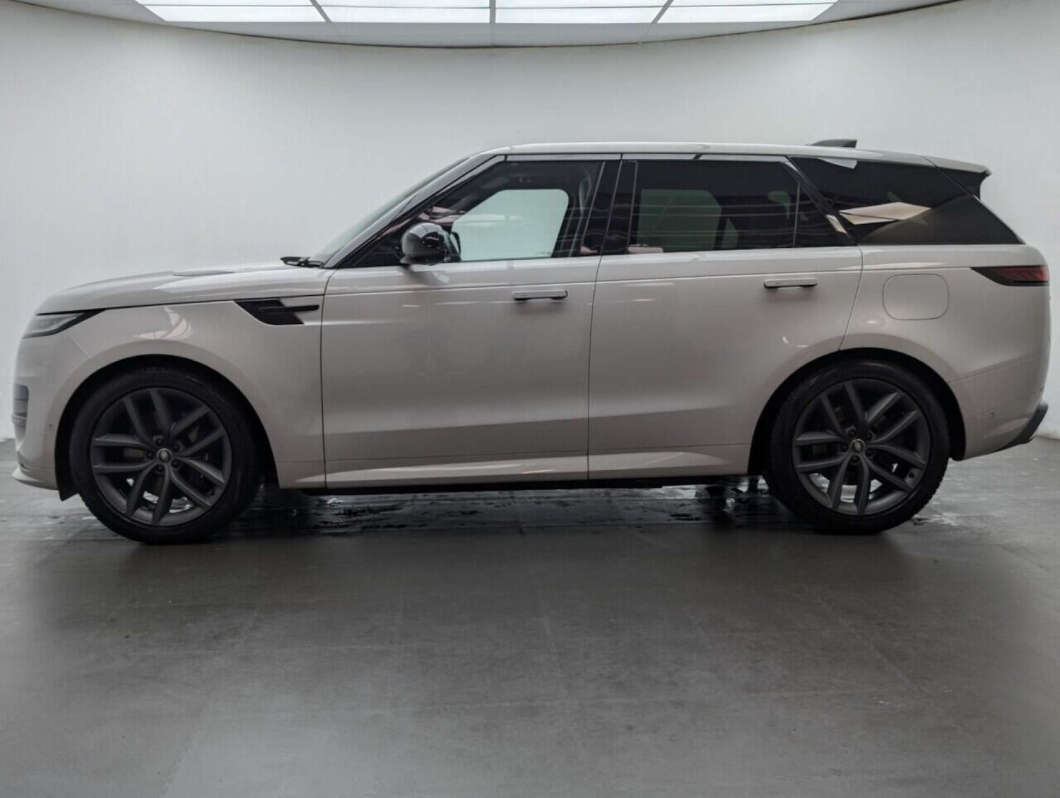 Used Land Rover Range Rover Sport 2023 for sale - 77714192: Photo 5