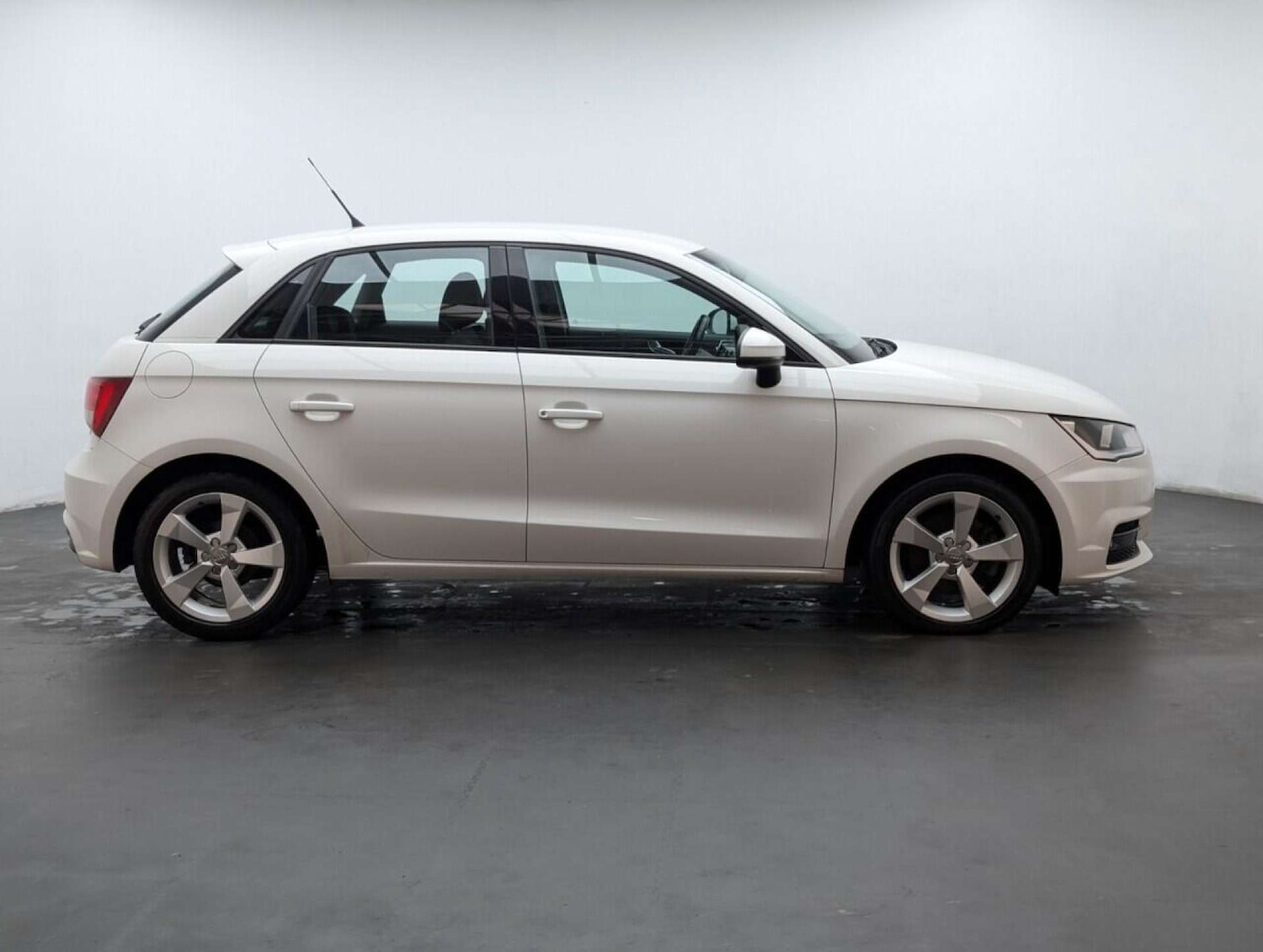 Used Audi A1 2018 for sale - 77793050: Photo 9