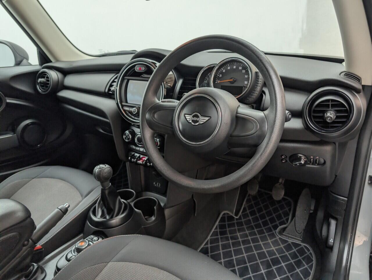 Used MINI Hatch 2017 for sale - 76657732: Photo 11