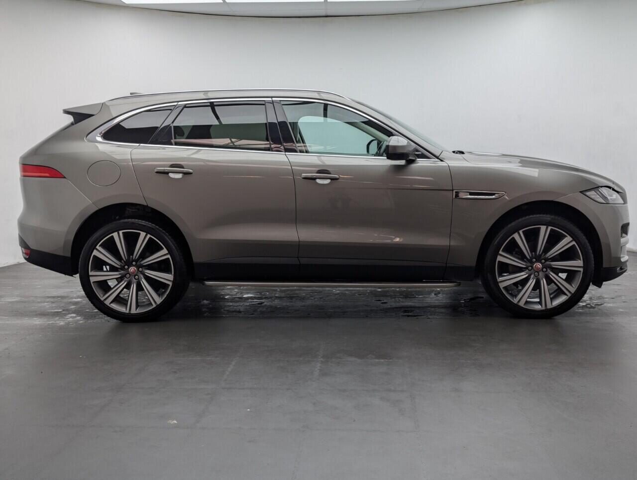 Used Jaguar F-Pace 2018 for sale - 76424405: Photo 20