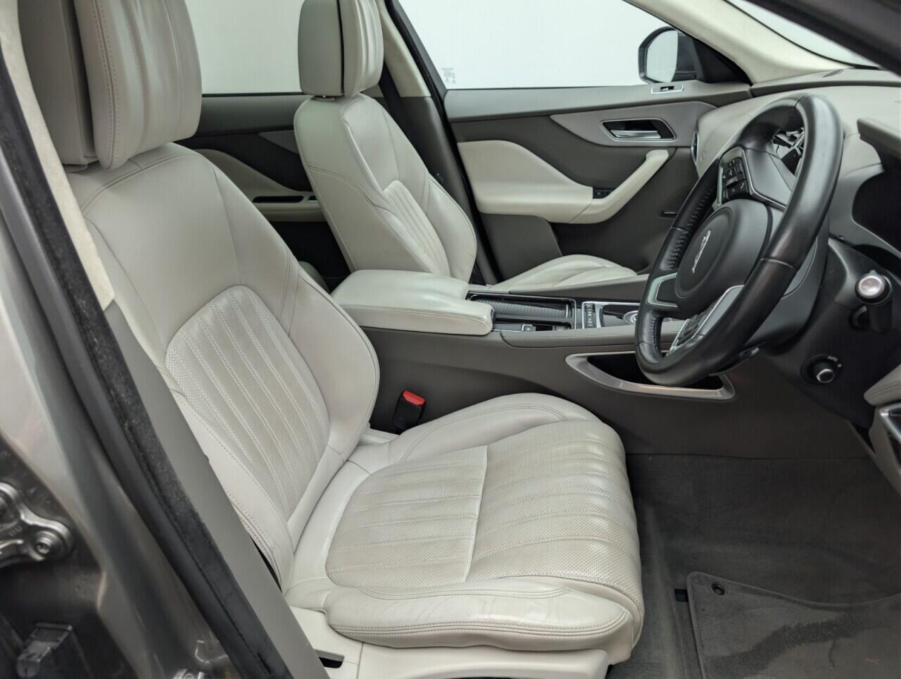 Used Jaguar F-Pace 2018 for sale - 76424405: Photo 23