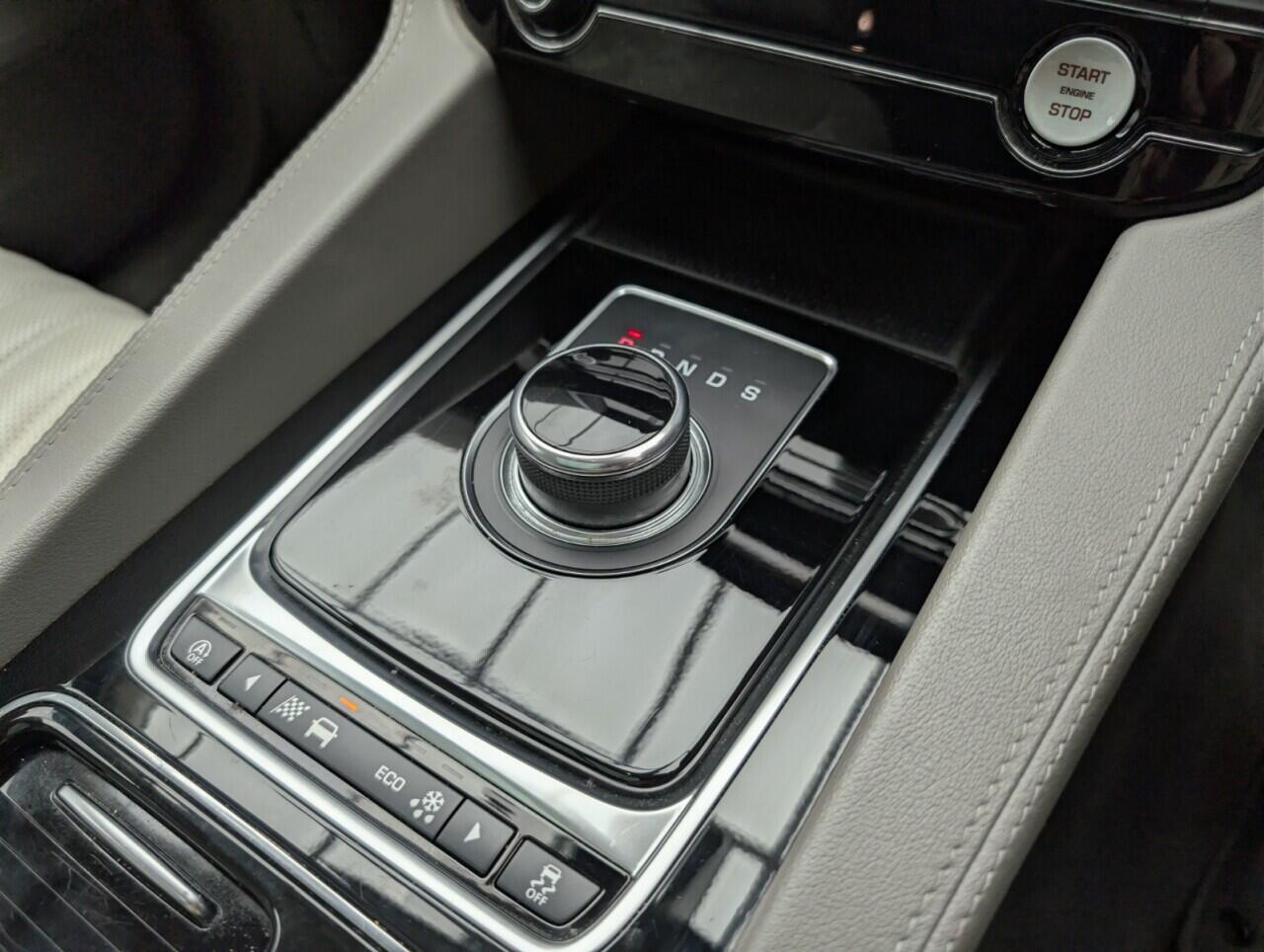 Used Jaguar F-Pace 2018 for sale - 76424405: Photo 28