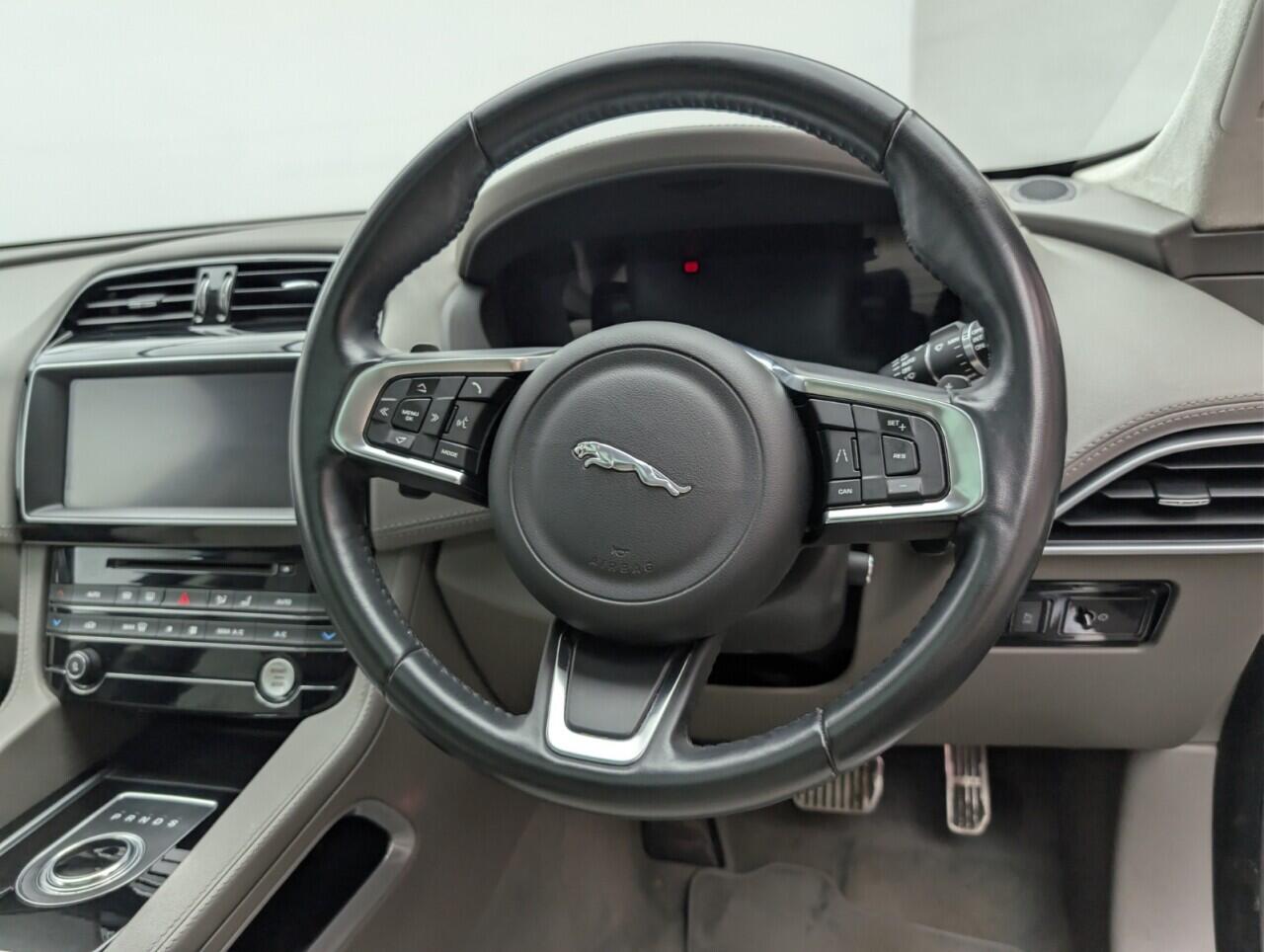 Used Jaguar F-Pace 2018 for sale - 76424405: Photo 36