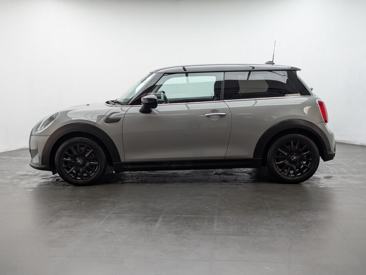 Used MINI Hatch 2022 for sale - 76537870: Photo 5