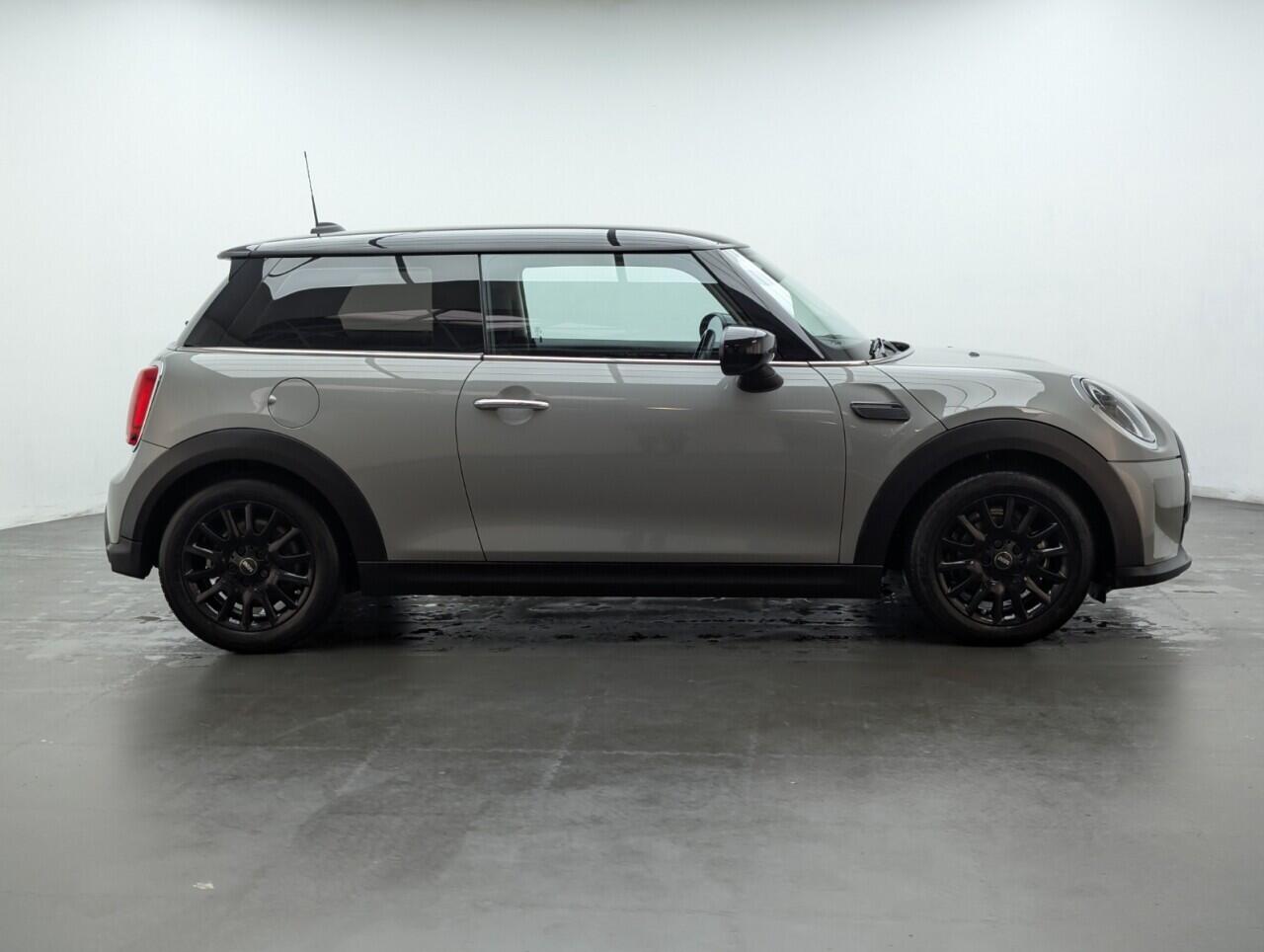 Used MINI Hatch 2022 for sale - 76537870: Photo 9