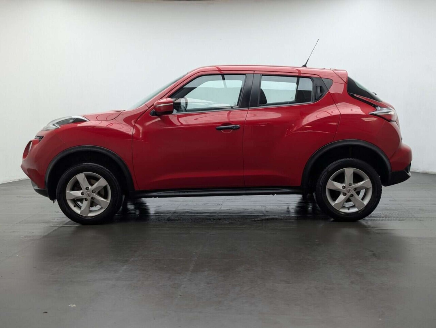 Used Nissan Juke 2018 for sale - 77713759: Photo 5