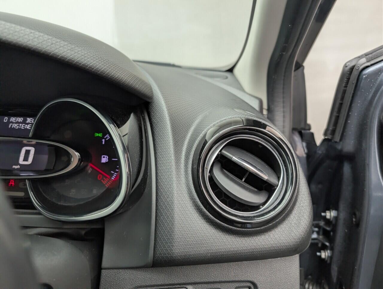 Used Renault Clio 2018 for sale - 77279230: Photo 19