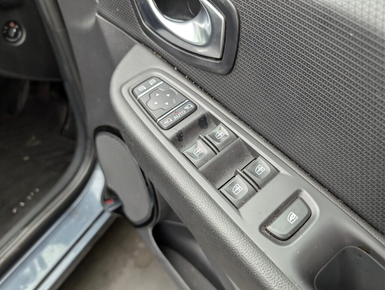 Used Renault Clio 2018 for sale - 77279230: Photo 20